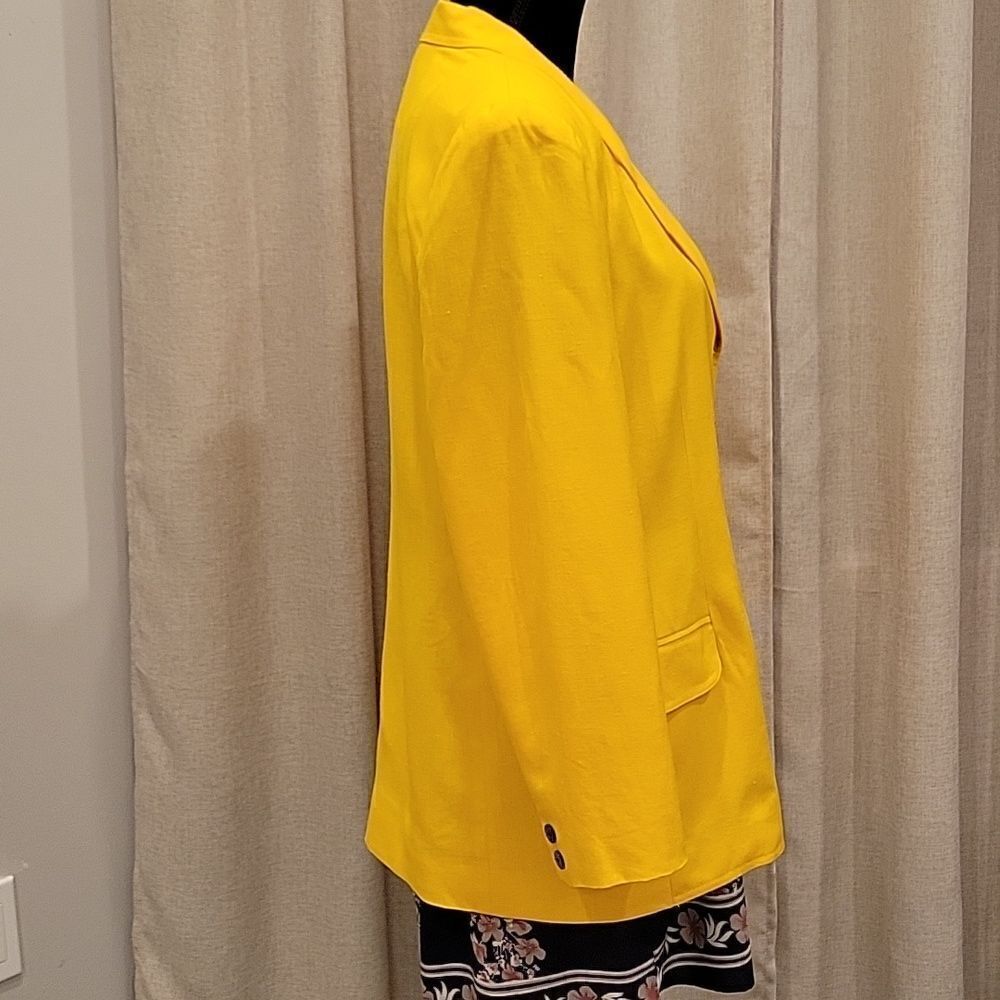 Clichy Blazer, Size10,Rayon Linen View 3